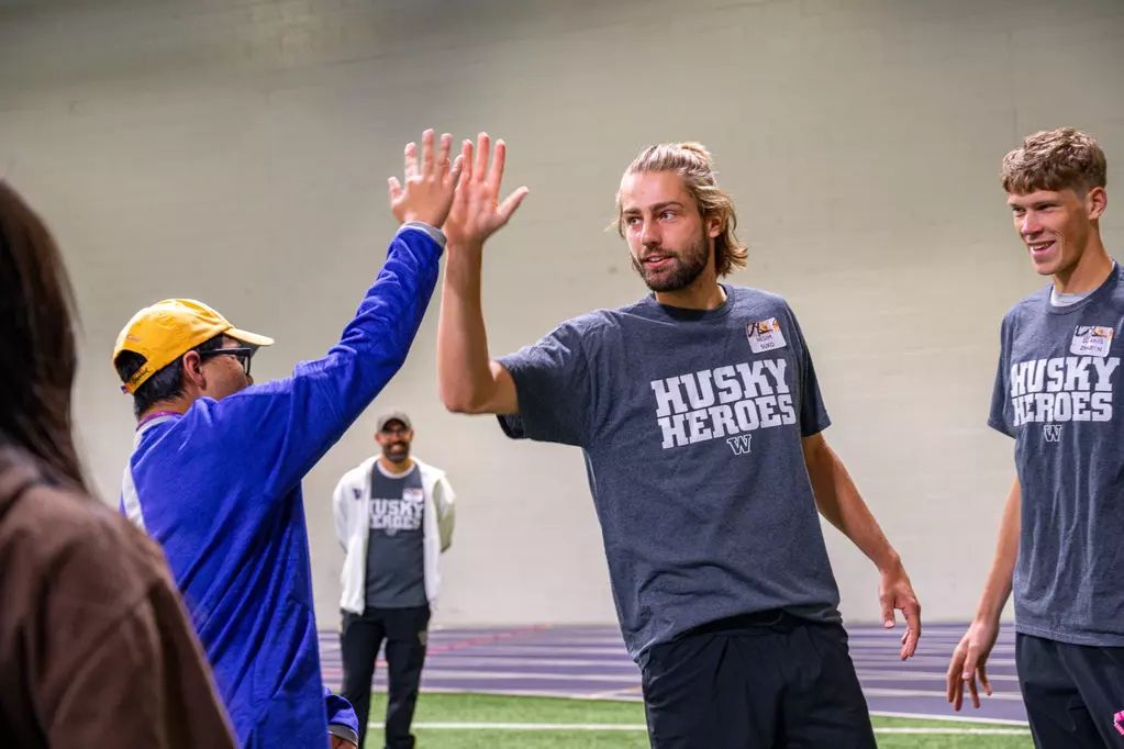 Husky heroes, high five